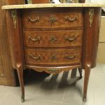 784 1253 CHEST OF DRAWERS